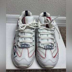 Women’s White Skechers Sneakers with logo  size 8 Preowned